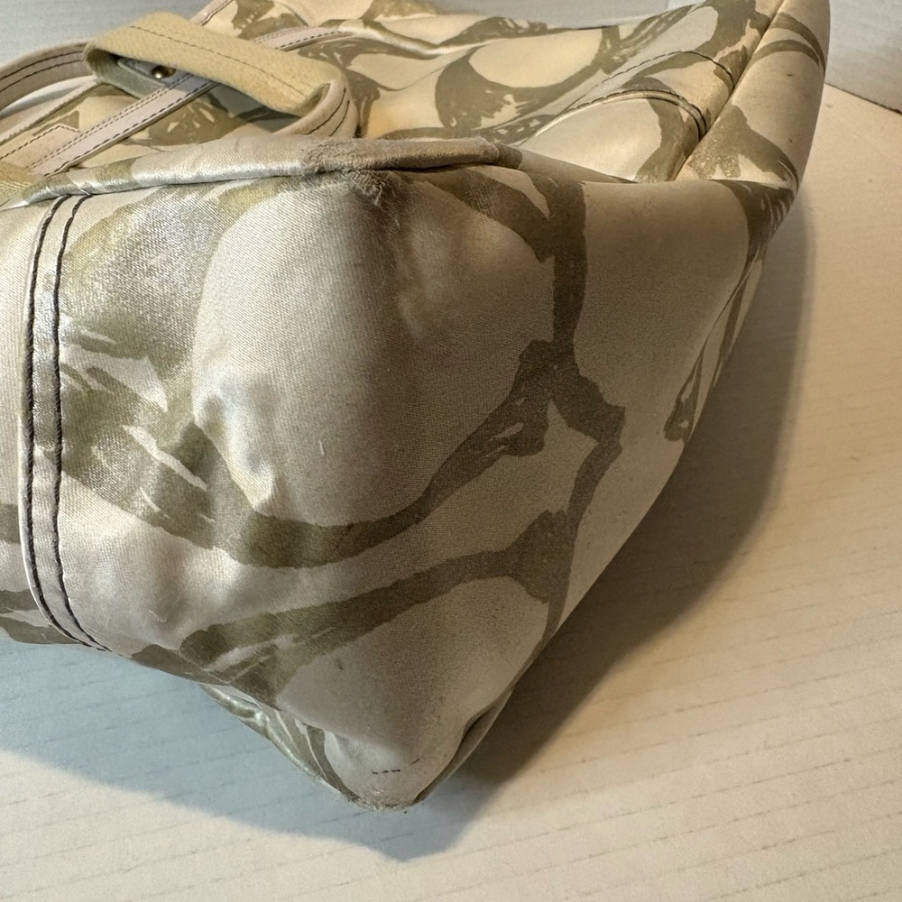 Coach Beige and Olive Tote Bag beautiful bag, come with dust bag - Picture 12 of 13